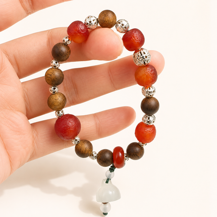 Natural Scent vs. Added Fragrance: What’s Actually in Your Bracelet?